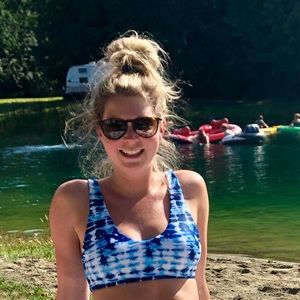 Meet your Posher, Carlie